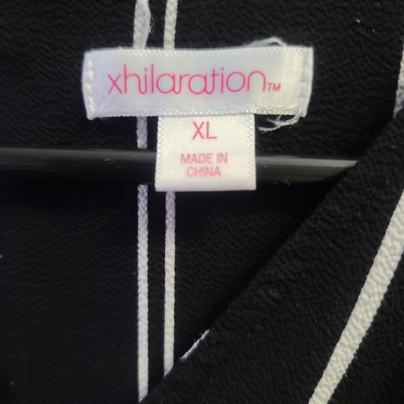 Black striped romper  Xl - Picture 2 of 12